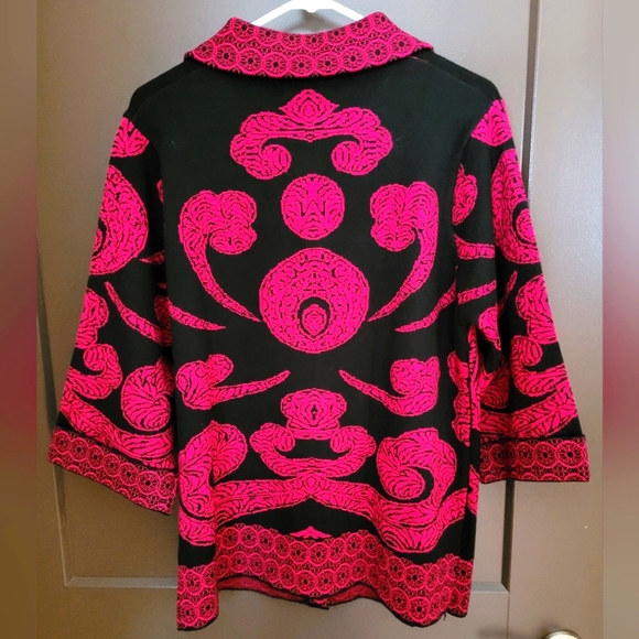 Model France 3/4 sleeve sweater/blouse. - Picture 3 of 9